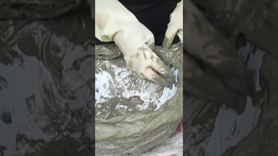 Flower pot for the garden of cement and rags, DIY flower pot, cement flower pot, #shorts