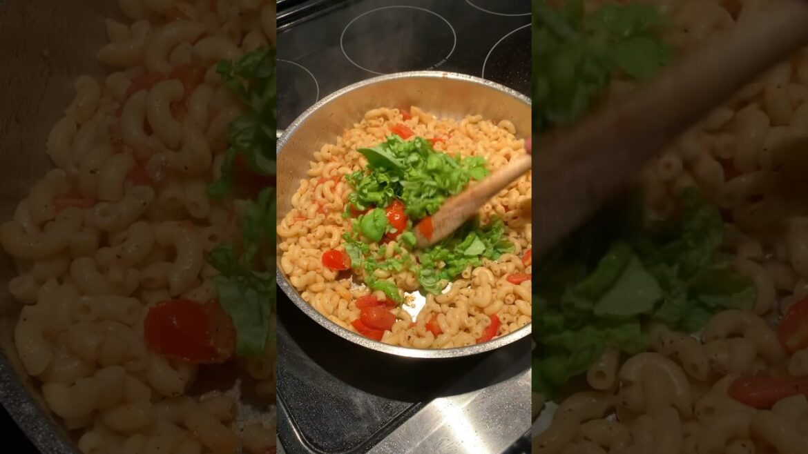 Fresh Basil from Our Kitchen Garden🌱😍 #zone3gardening #yycgardening #kitchengardenathome #foodasmr
