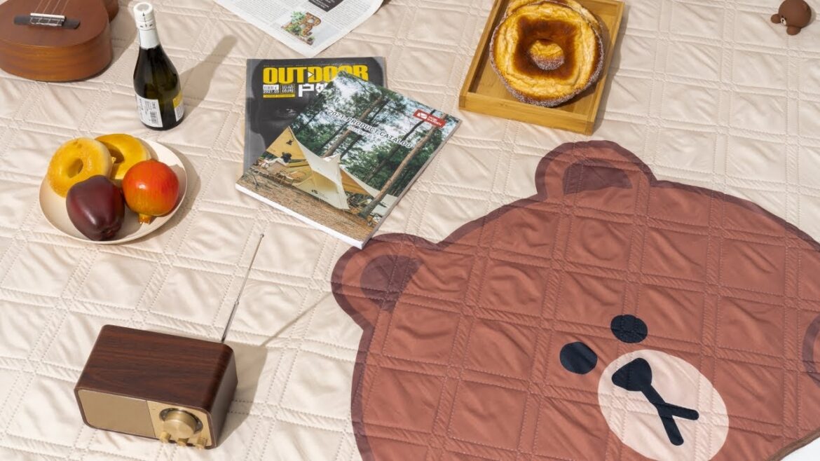 YunXia Picnic Blanket - LINE FRIENDS [ Mobi Garden ]