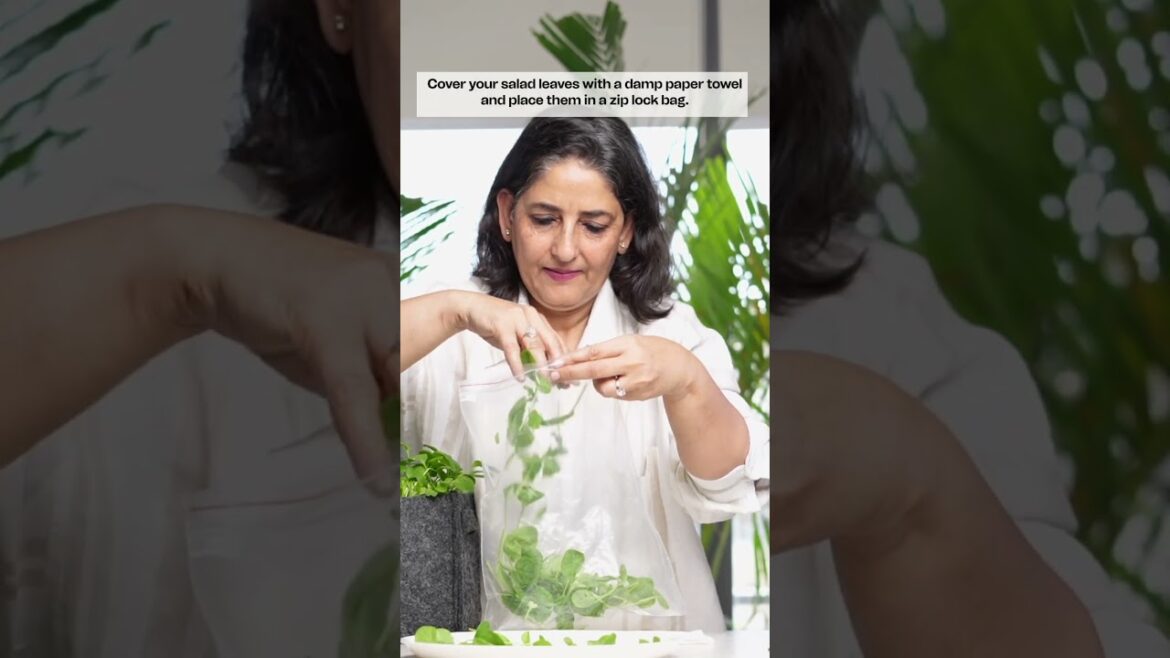 Extend the Life of Your Leafy Greens with This Simple Zip Lock Bag Hack Extend the Life of Your Leafy Greens with This Simple Zip Lock Bag Hack