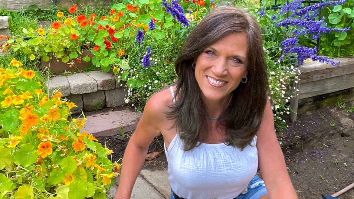 CaliKim: 🍅 LIVE: Got Garden Questions?  I’ve Got Answers! Watermelon, Pest Control, Compost & more! (REPLAY) 🍅 LIVE: Got Garden Questions?  I've Got Answers! Watermelon, Pest Control, Compost & more! (REPLAY)