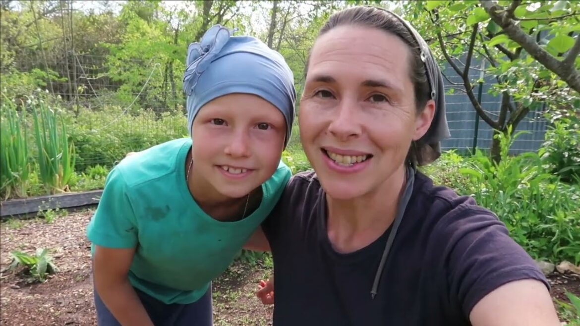 HOMESTEAD LIVING VIDEO #33 (May 2021)/ Q & A – Favorite Resources, Gardening Tips, Why No Hair? HOMESTEAD LIVING VIDEO #33 (May 2021)/ Q & A - Favorite Resources, Gardening Tips, Why No Hair?