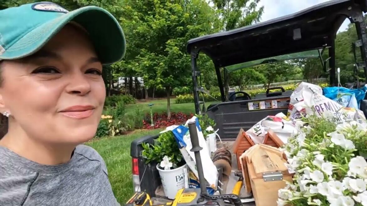 A Morning in the Garden | Gardening with Creekside