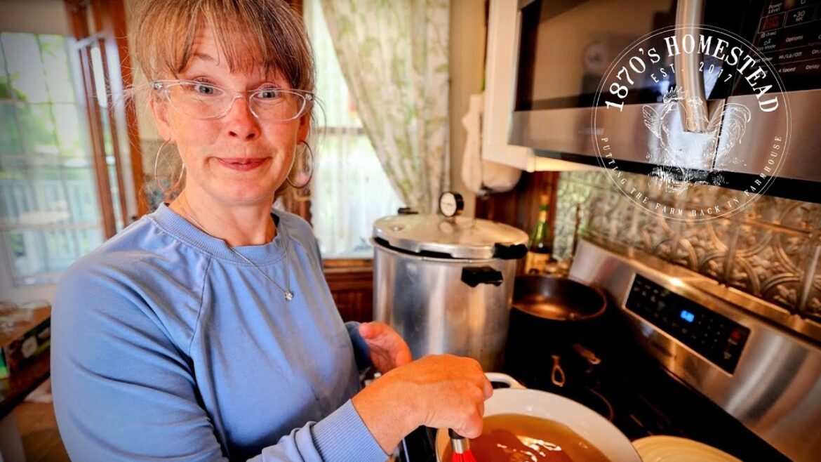 Honey Suckle Simple Syrup | Waterbath Canning Recipe