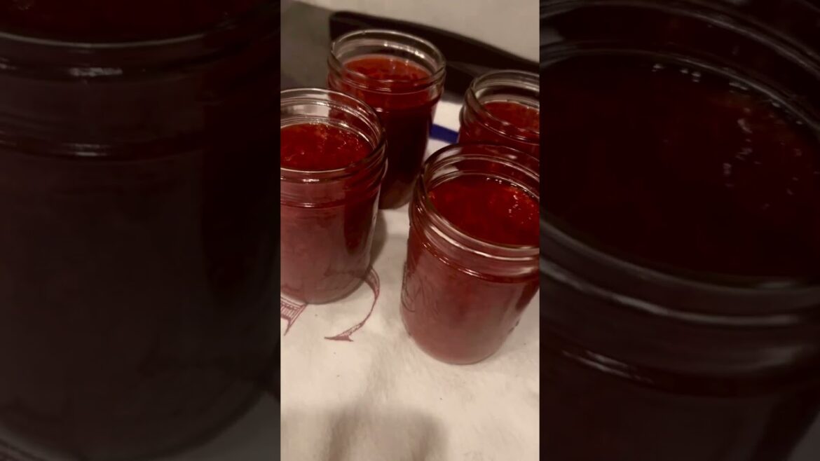 Home Gardening Food - Home Made Strawberry Jam! 😋 [All Steps]