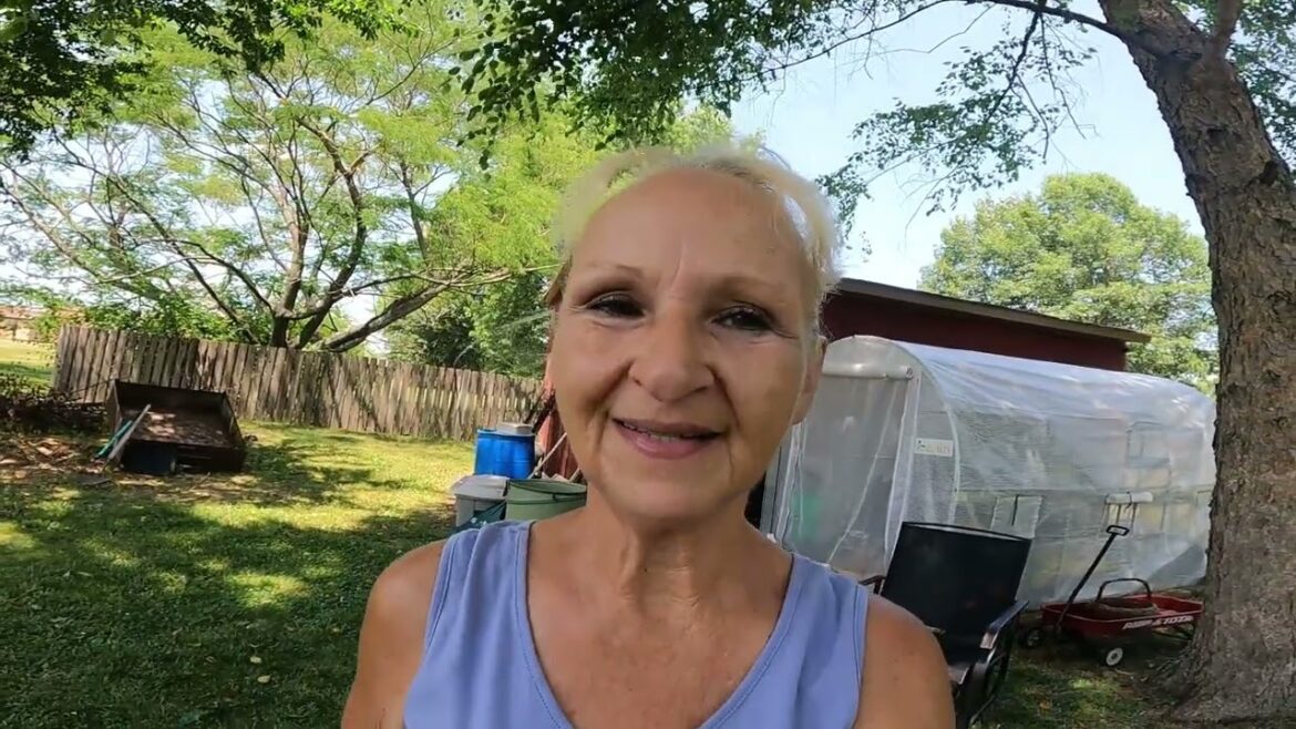 HARVESTING PRODUCE ANDHOW TO HANG FLOWERS HARVESTING PRODUCE ANDHOW TO HANG FLOWERS