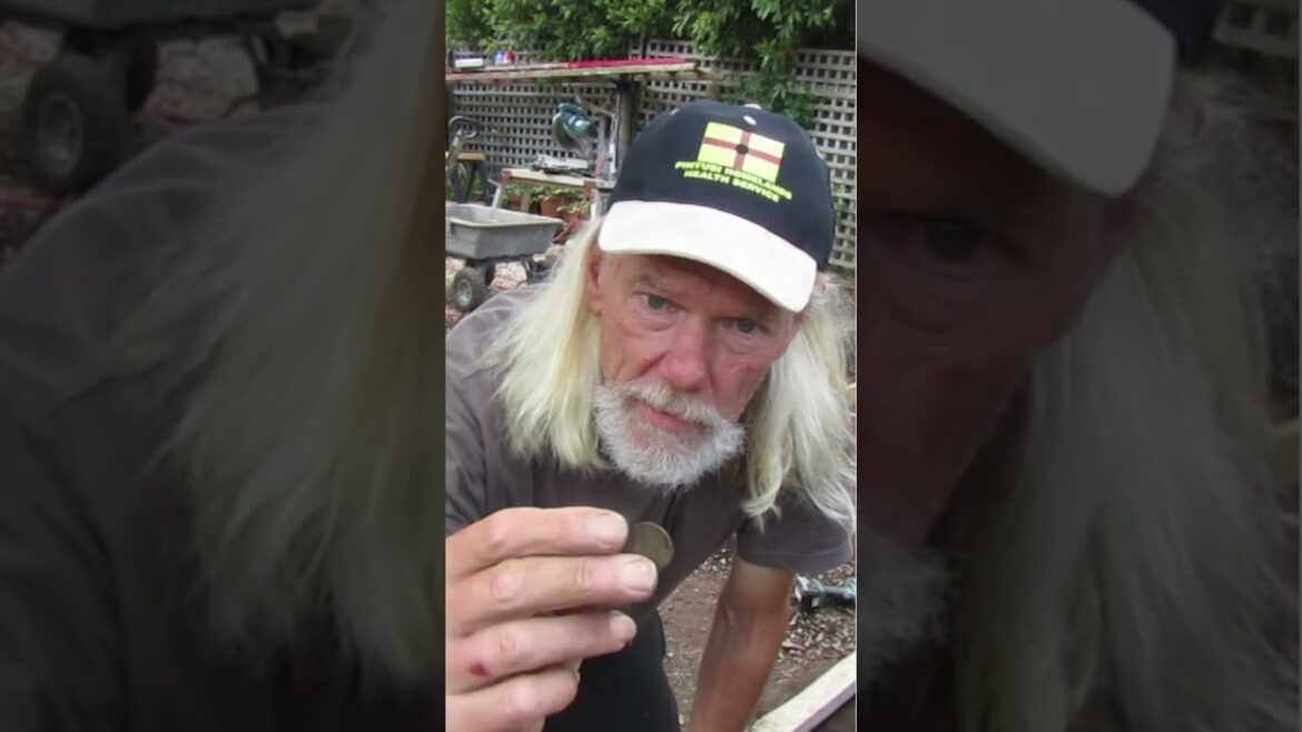 How to Build a Retaining Wall | The Footings | #shorts #landscaping #concreting #retainingwall How to Build a Retaining Wall | The Footings | #shorts #landscaping #concreting #retainingwall