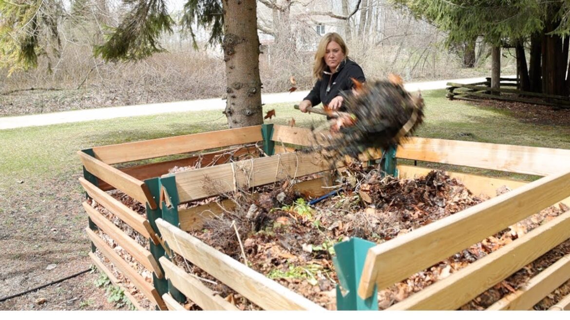 The ONE thing I buy for my compost 🌿 Composting for lazy gardeners The ONE thing I buy for my compost 🌿 Composting for lazy gardeners