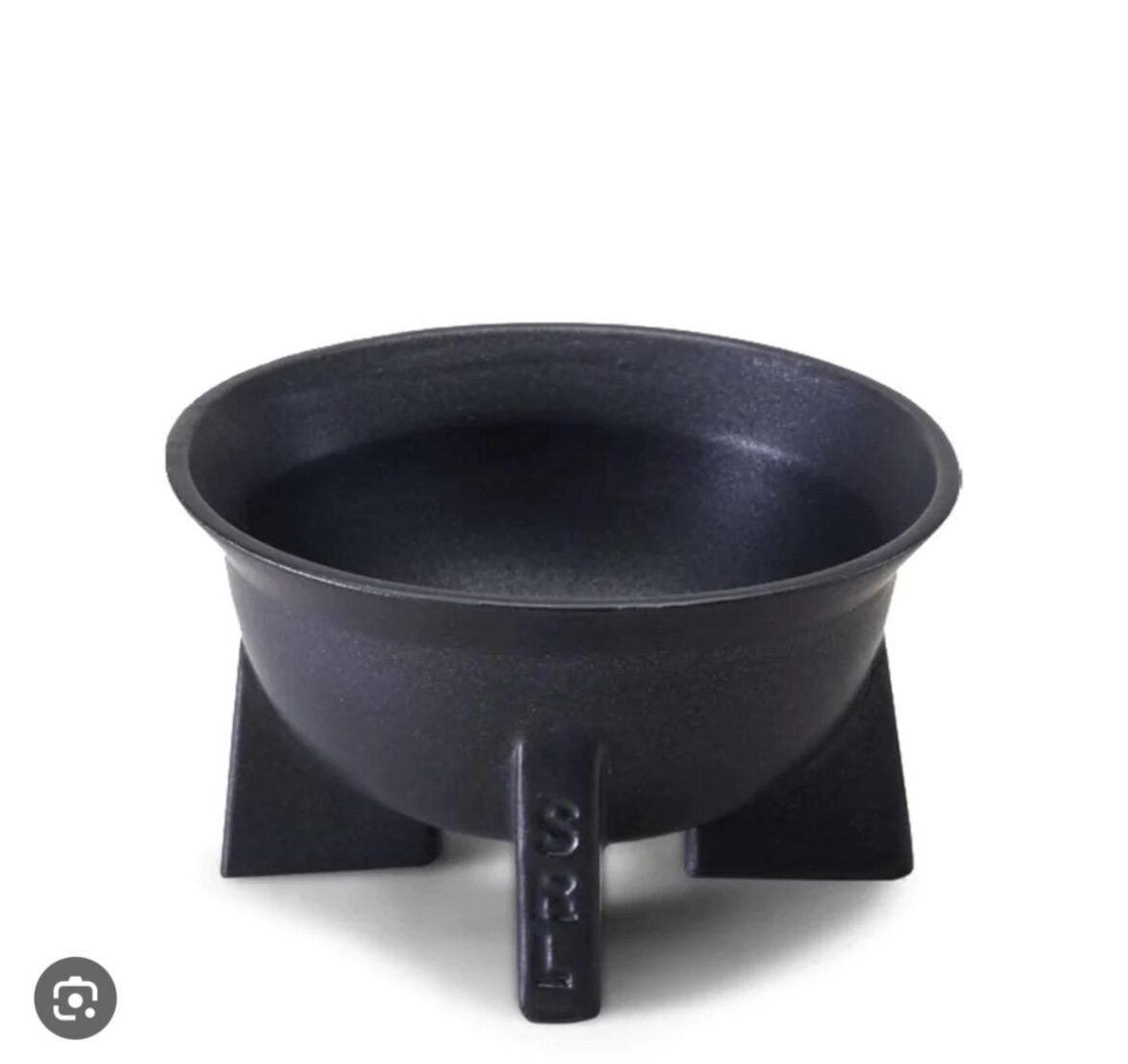 I was a hypebeast moron years ago and bought one of those SRL pots but have never found any plant I like in it. So it sits empty. Ideas? Especially any pachycauls