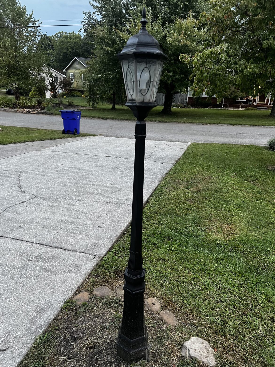 Does anyone here know how to turn these lights on and off? Moved into this house last year and tried changing the bulb and every single switch in the house. Anyone know the trick to these?