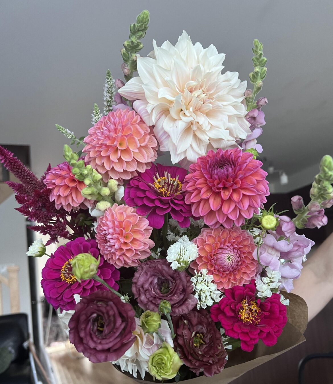 I bought this gorgeous bouquet because of the dahlias. Now I’m wondering what are the other flowers, I’m mainly curious about the big white one!