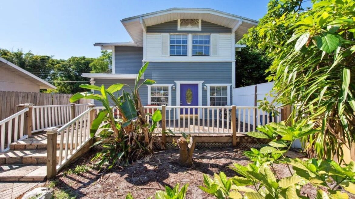 2438 DARTMOUTH AVENUE N, ST PETERSBURG, Florida 33713 New Listing Video Best Tampa Agents