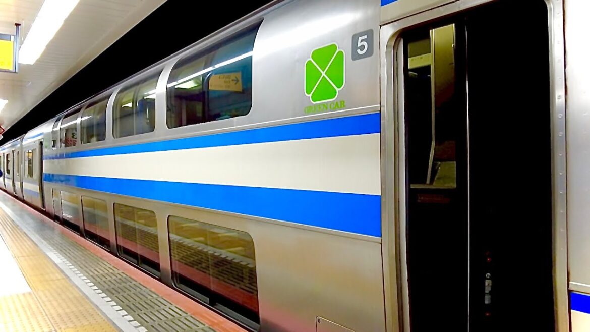 Riding Japan’s Special Double-Decker Train from Tokyo to Narita Airport | Green Car