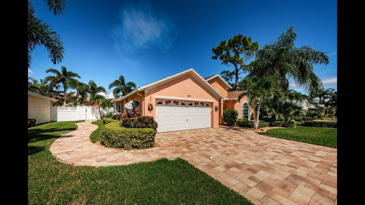821 Duval Court Safety Harbor, FL | ColdwellBankerHomes.com
