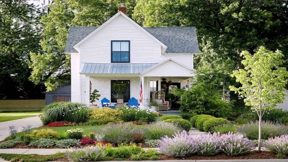 Front Yard Landscaping Ideas With Black Mulch