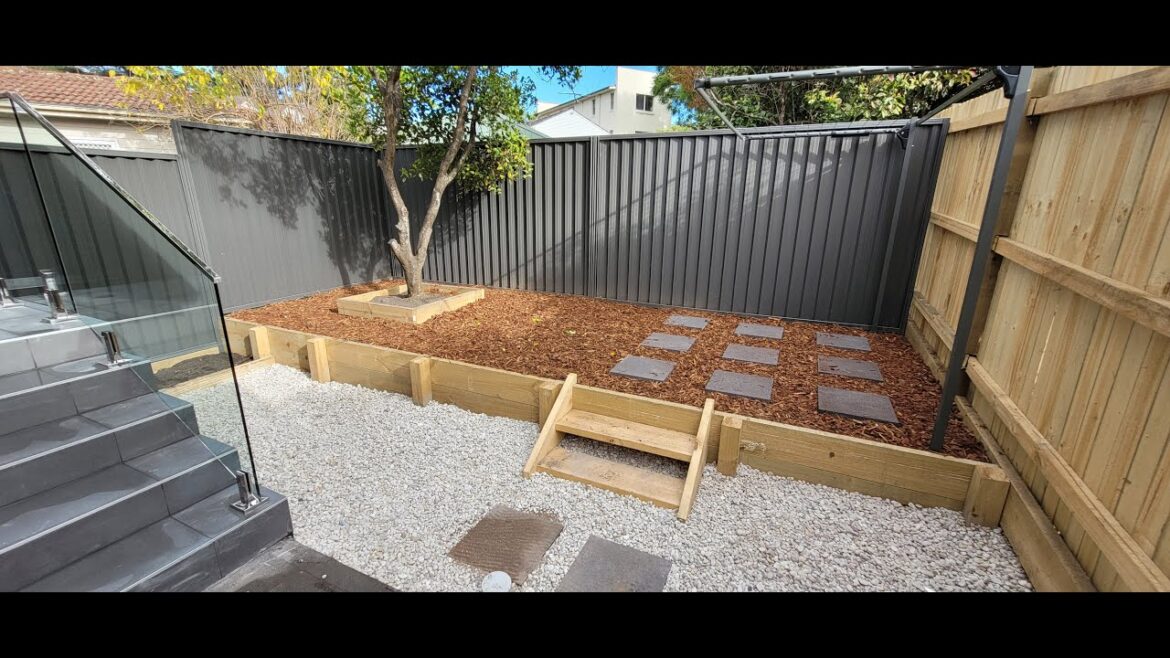 Garden Edge Ideas - Garden Border Ideas - Raised garden bed - Small landscape Ideas - Timber Edge