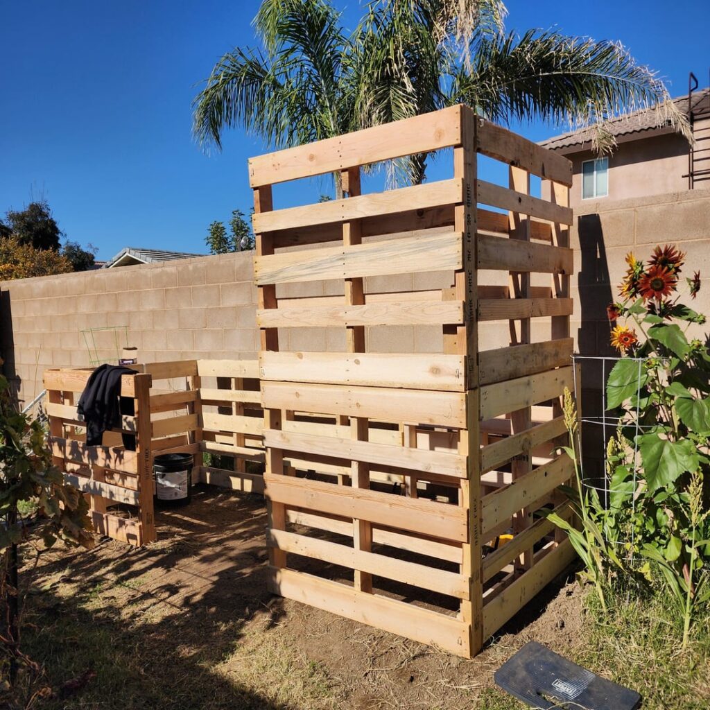 Greenhouse DIY (pallets only) what do you think?...