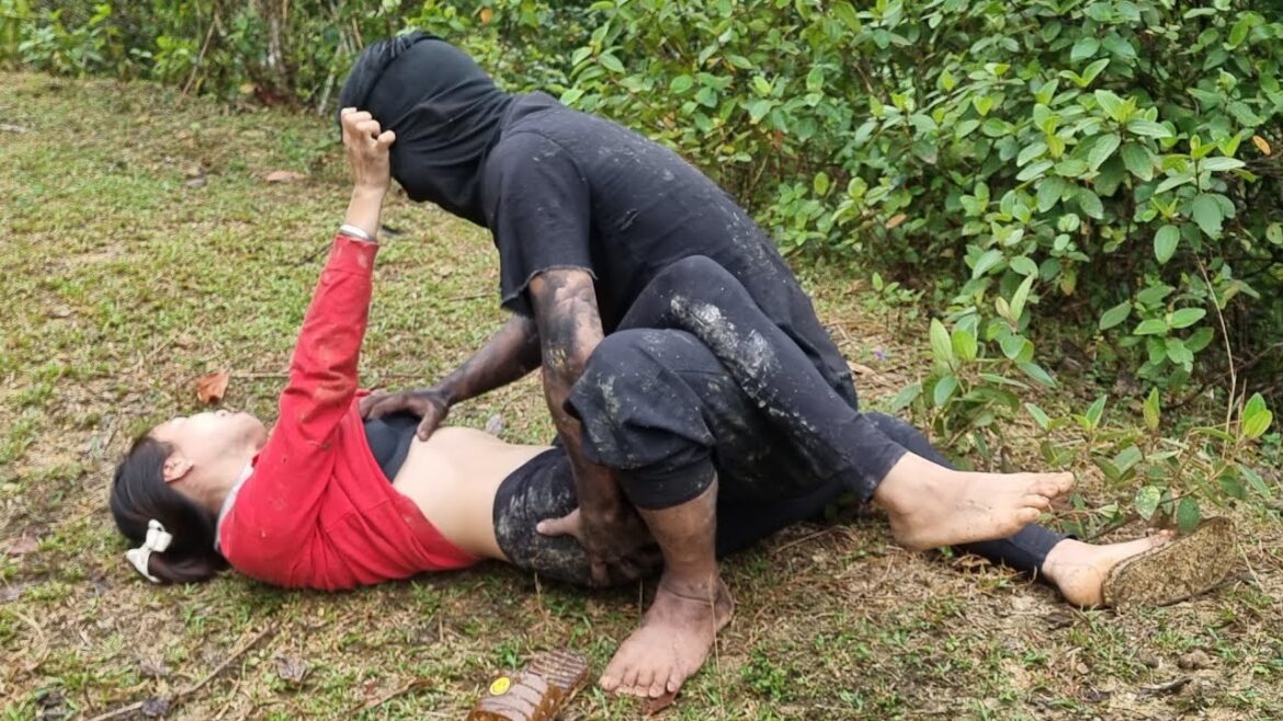 Gardening, growing vegetables, growing fruit and on the way to pick up my children, I met a bad guy. Gardening, growing vegetables, growing fruit and on the way to pick up my children, I met a bad guy.