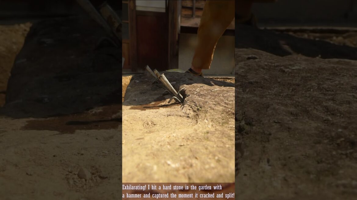 Best Decisive Moment30 Clipping Crack Rock Harf with Hand Chisel Hammer. Breaking The Rock #shorts