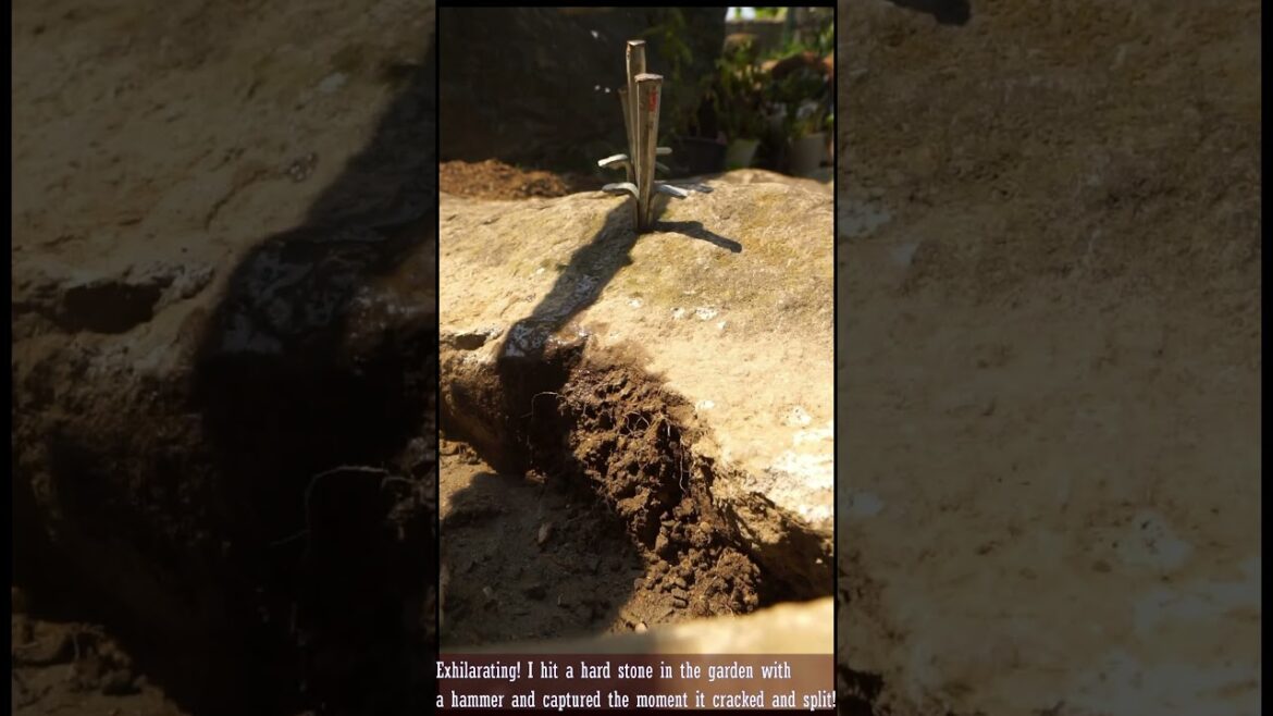 Best Decisive Moment29 Clipping Crack Rock Harf with Hand Chisel Hammer. Breaking The Rock #shorts Best Decisive Moment29 Clipping Crack Rock Harf with Hand Chisel Hammer. Breaking The Rock #shorts