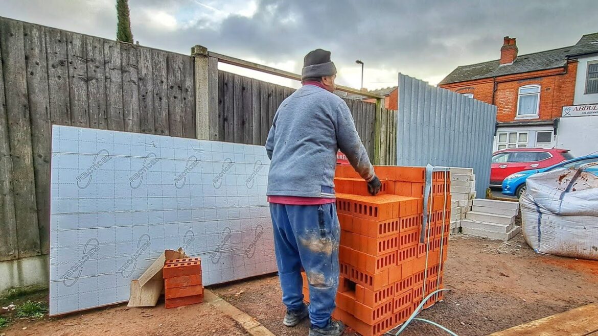 Building my TINY House UK small City Garden Project