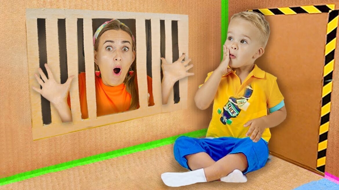 Box Fort Maze Challenge with Chris Box Fort Maze Challenge with Chris