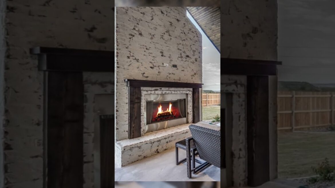 12 Outdoor Fireplace Ideas To Create Backyard Ambiance || Backyard Landscaping Design Inspiration