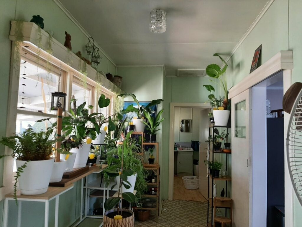 Can polycarbonate sheets that block out UV still be beneficial?