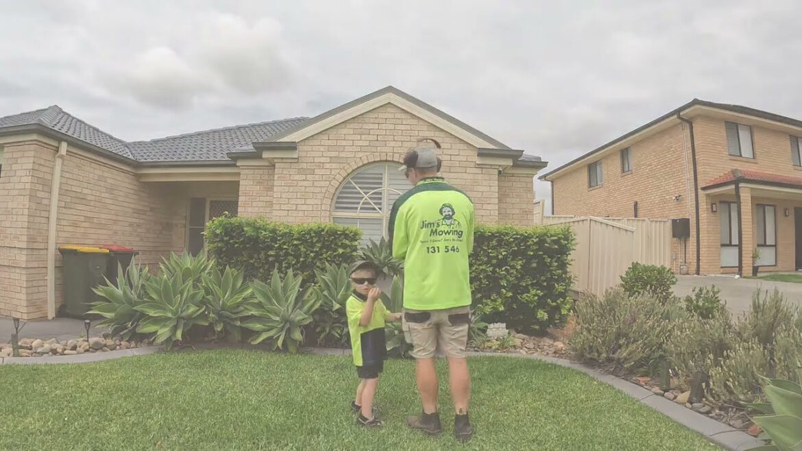 Front yard garden work with my bossy supervisor 😜