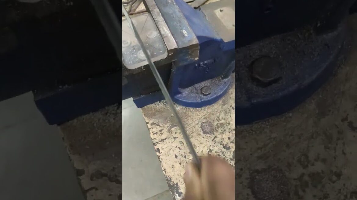 Grooves Cutting by Hand Hacksaw || Plastic Sheet || Bench Vice || Polymer Cutting by Hand Hacksaw