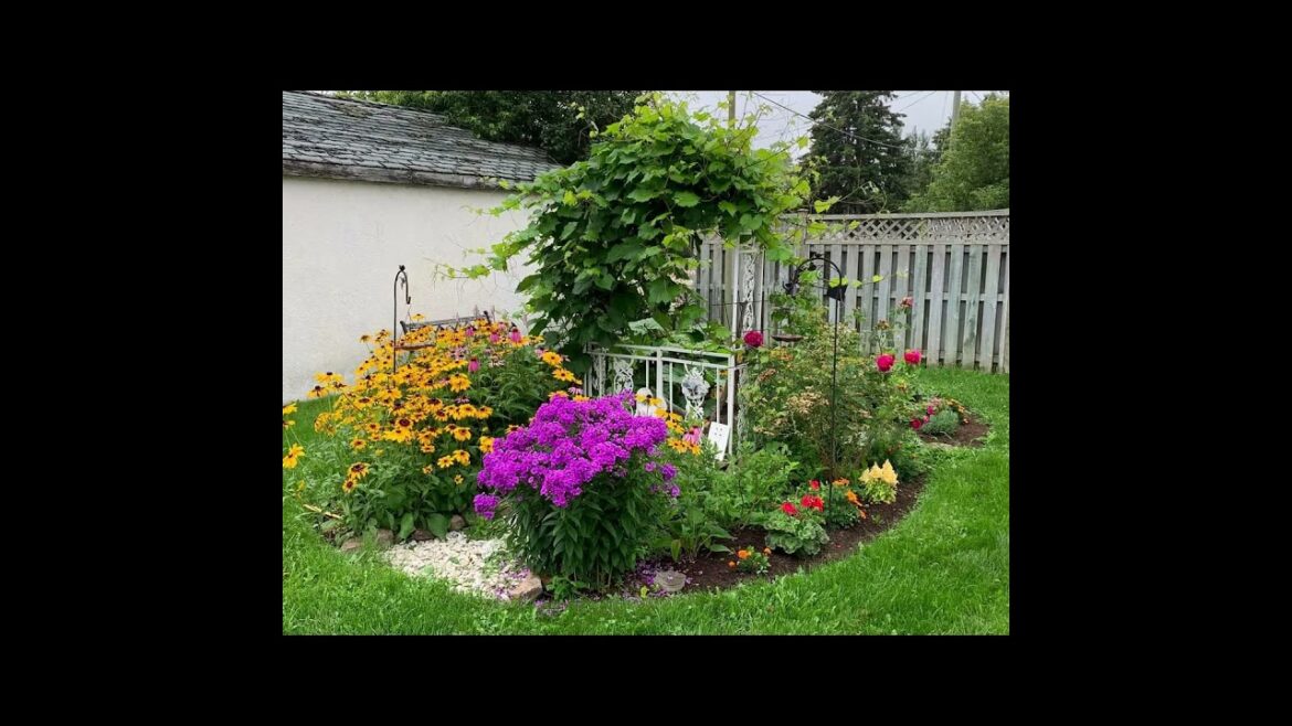 Inspiring UNIQUE Front Yard Landscaping