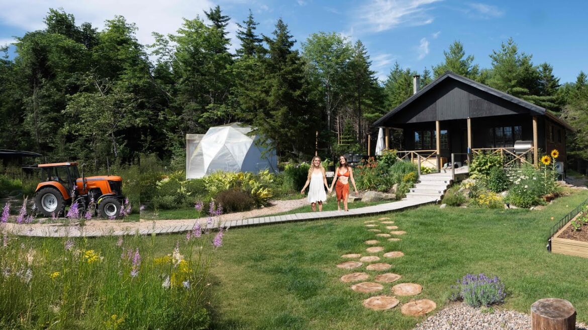 30 Days In The Woods: Raw, Unfiltered Off-Grid Living in Remote Canada