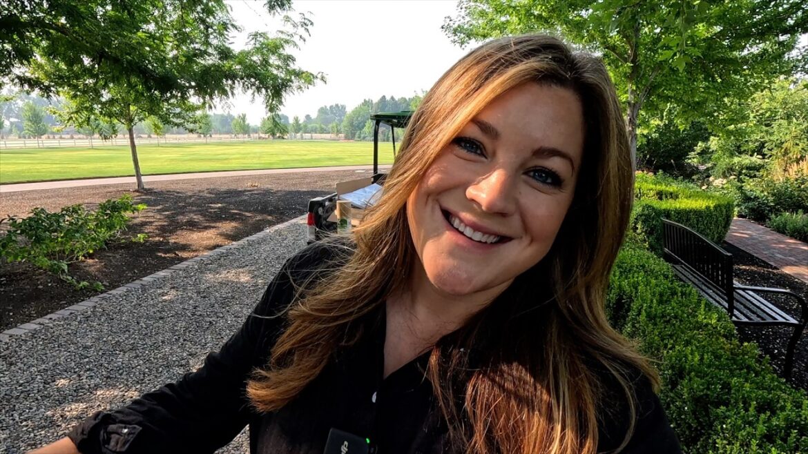 Garden Answer: Storm & Spider Mite Damage in the Garden + Harvesting Blackberries & Strawflowers! 🌿🤤🌼 Storm & Spider Mite Damage in the Garden + Harvesting Blackberries & Strawflowers! 🌿🤤🌼