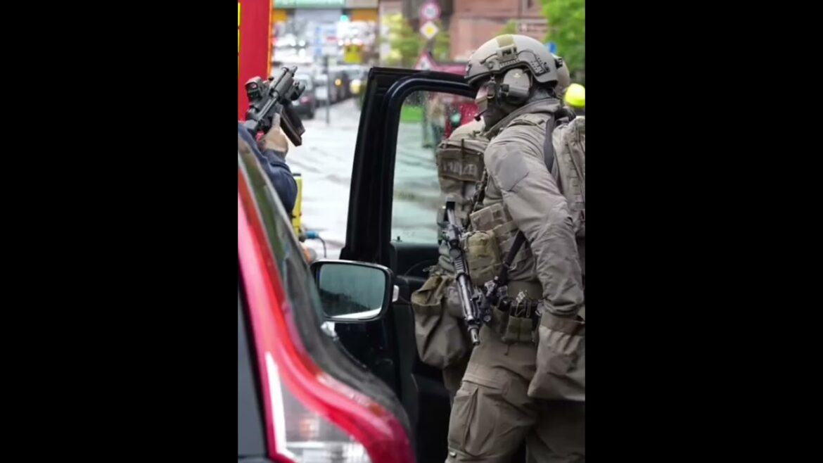 caught staring 😳 #military #police #soldier #cod #weapon #cold #edit #edits #funk #phonk