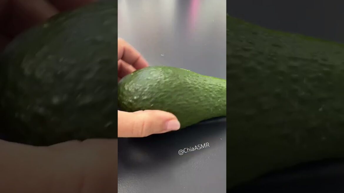 Avocado π₯ #shorts #fruit #shortvideo #satisfying Avocado π₯ #shorts #fruit #shortvideo #satisfying