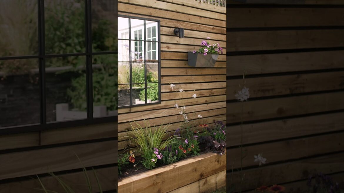 How to create your dream garden with this Slatted Fence DIY!💡🔨🧡#DIYtips #Howto #BandQ How to create your dream garden with this Slatted Fence DIY!💡🔨🧡#DIYtips #Howto #BandQ