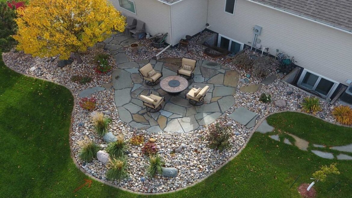 BEAUTIFUL! 100+ SMALL YARD PATIO DECOR IDEAS | TIPS FOR SMALL BAKCYARD PATIO SPACE TO LOOK SPACIOUS