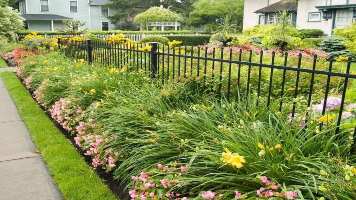 STUNNING! 100+ BACKYARD LANDSCAPING ALONG FENCE IDEAS | TIPS TO CREATE BEAUTIFUL OUTDOOR HAVEN