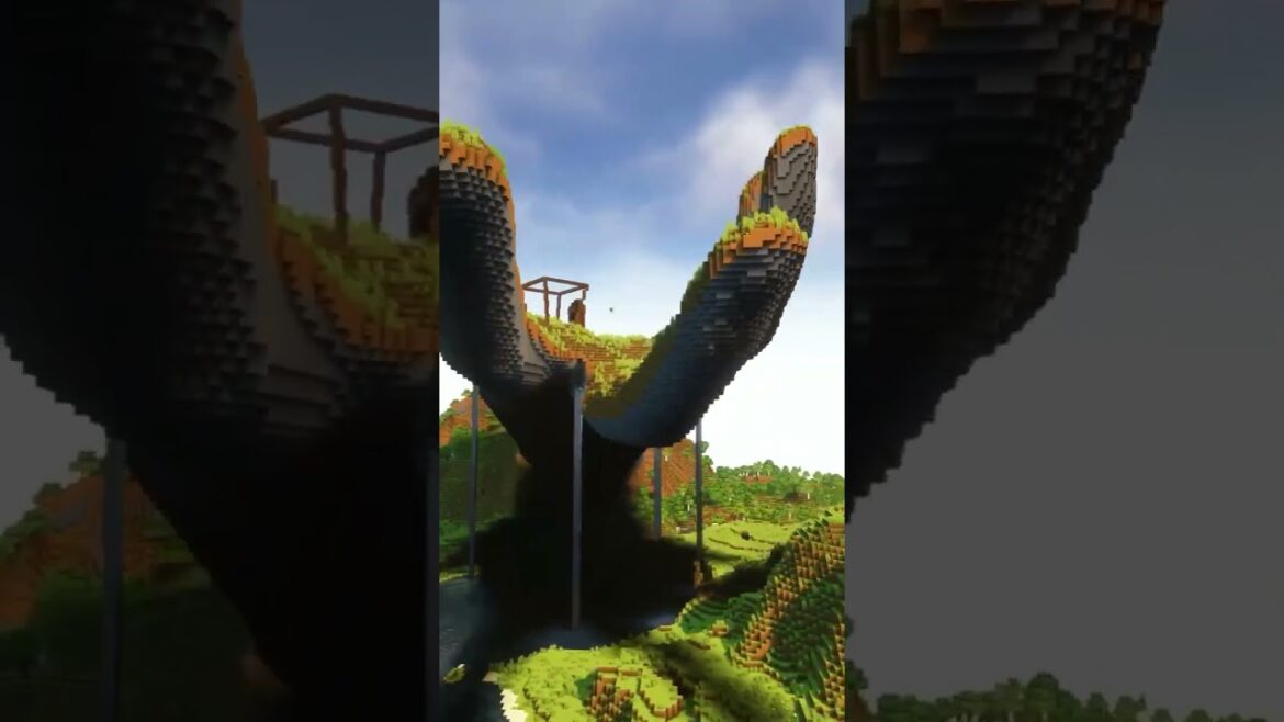 Hand in minecraft to make house  #shortfeed