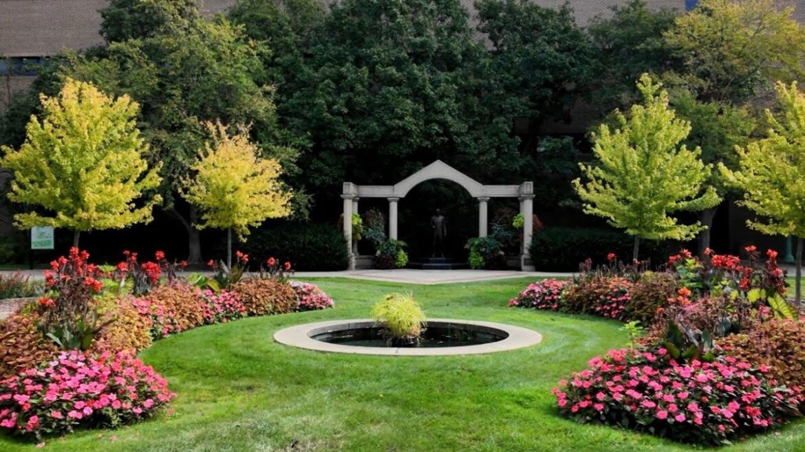 Exploring Gorgeous Michigan State Horticulture Gardens! (2024)