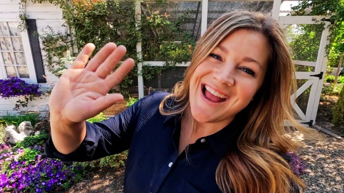 Planting a FALL CONTAINER + HYDRANGEAS + Harvesting POTATOES 🍂🪻🥔 // Garden Answer Planting a FALL CONTAINER + HYDRANGEAS + Harvesting POTATOES 🍂🪻🥔 // Garden Answer