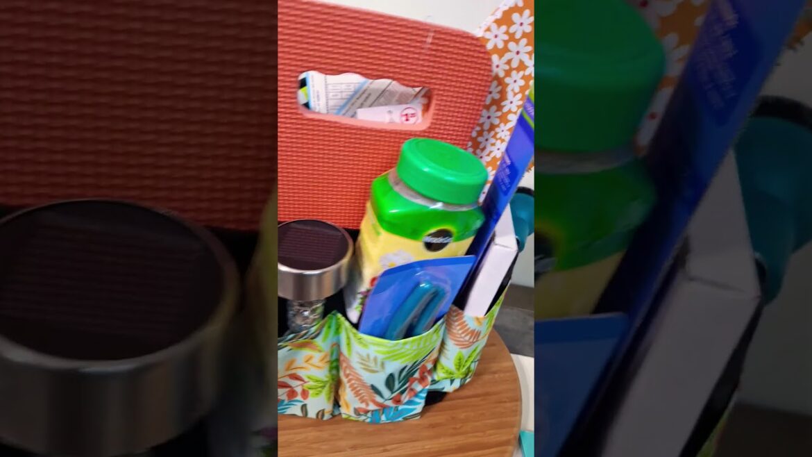 #youtubeshorts Gift Basket Ideas for Gardeners #dollartreefinds #gardening #giftbaskets