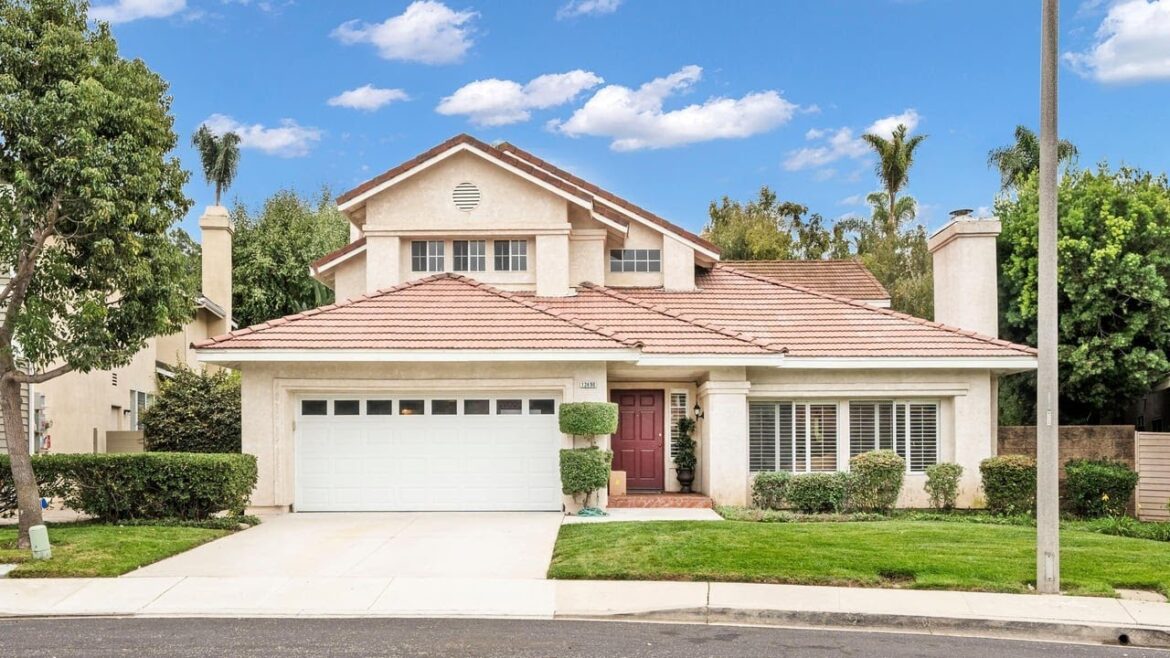 12490 Beechgrove Ct, Moorpark, CA