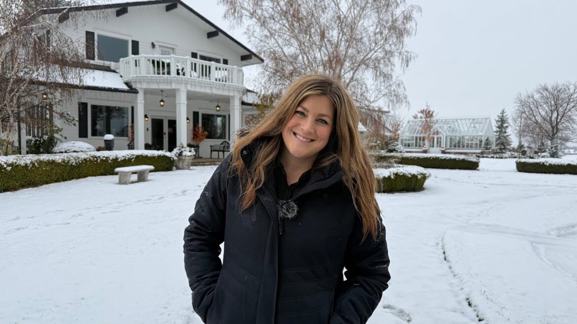 Garden Answer: First Snow Garden Tour! ❄️🌲❄️ // Garden Answer First Snow Garden Tour! ❄️🌲❄️ // Garden Answer