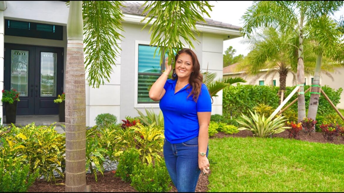 How I TRANSFORMED a Builders Package Garden into a Tropical Get Away 🪴🌸 How I TRANSFORMED a Builders Package Garden into a Tropical Get Away 🪴🌸