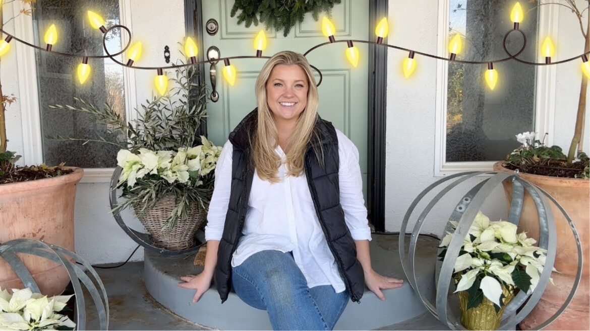 Hanging Christmas Lights & Decorating the Front Porch!