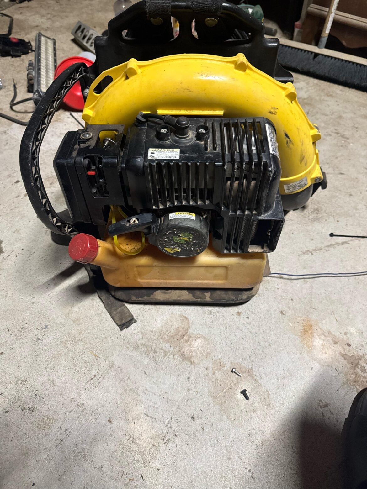 Can anyone help me out with info on this leaf blower.
