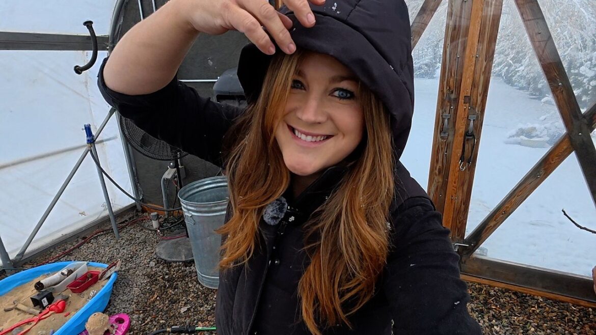 Starting Geraniums & Artichoke Seeds + Potting Up Perennial Seedlings! 🌱🪴🌿 // Garden Answer