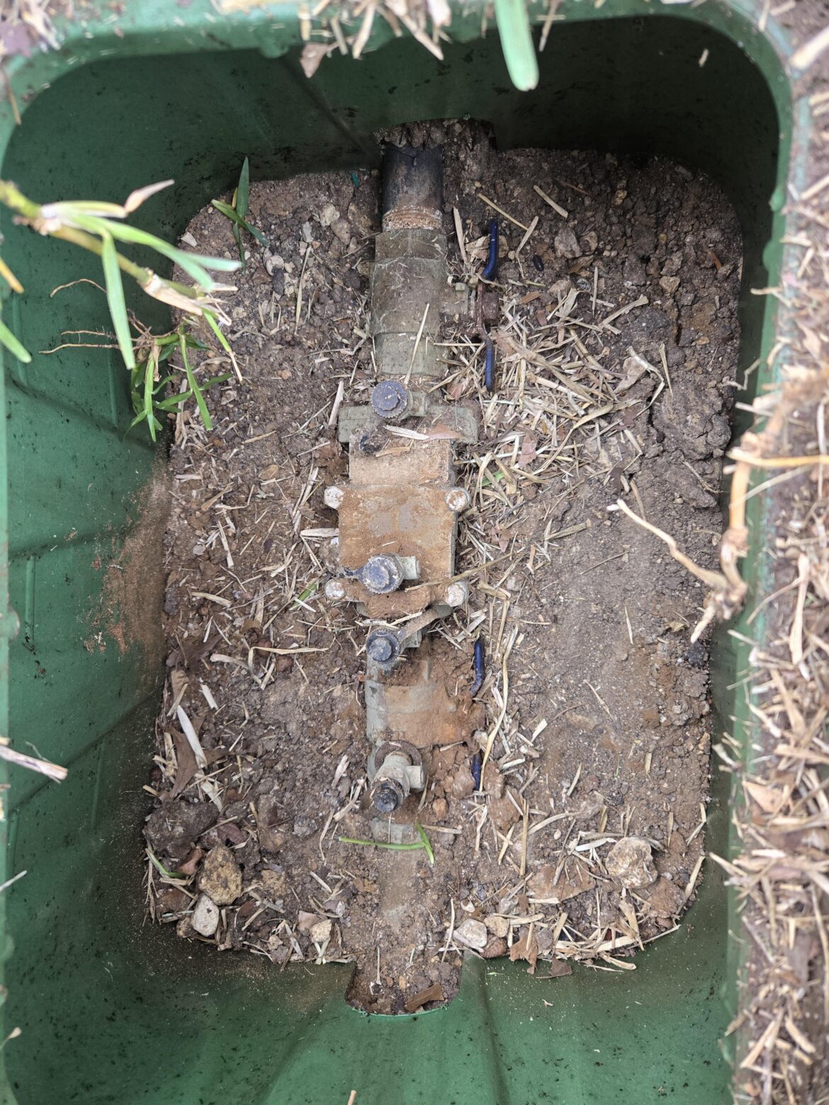 Stupid question, but I need to shut off the sprinkler system water supply for incoming freezing weather. Is it just going to be the “irrigation control valve” that’s labeled outside the house? I found it buried between my house and my neighbors, but i’m confused by the fact there’s two valves on it. Stupid question, but I need to shut off the sprinkler system water supply for incoming freezing weather. Is it just going to be the "irrigation control valve" that's labeled outside the house? I found it buried between my house and my neighbors, but i'm confused by the fact there's two valves on it.