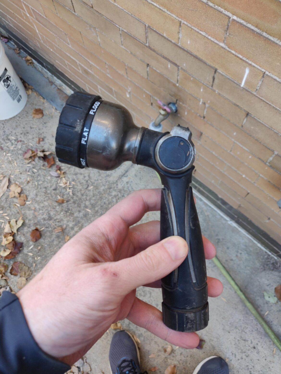 Decent hose sprayer?